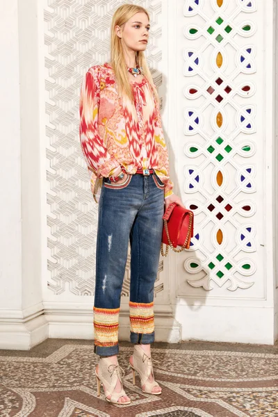 Look 30